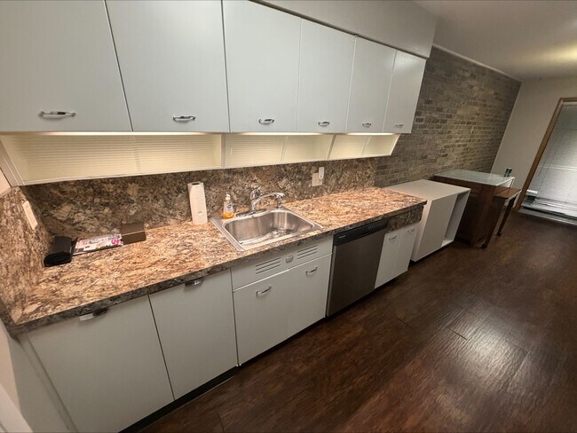 Foto del edificio - 26415 Center Ridge Rd
