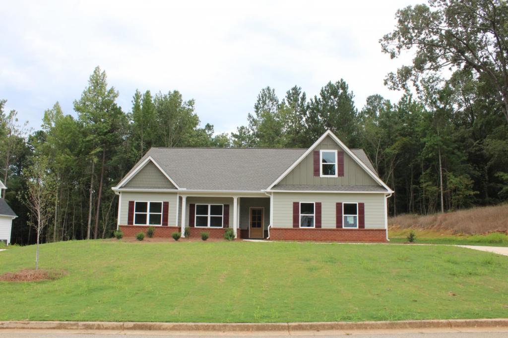 Primary Photo - 100 Hawthorn Ln