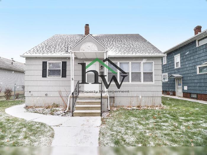 313 E 10th St, Mishawaka, IN 46544 House Rental in Mishawaka, IN