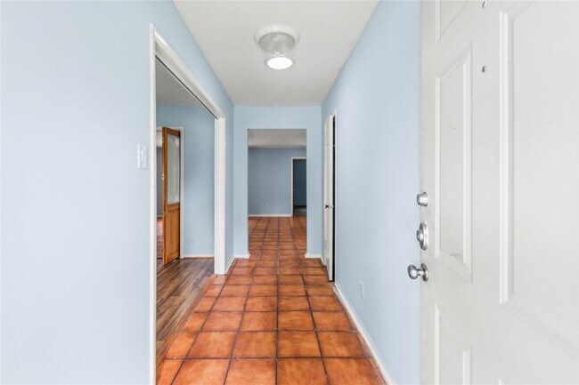 Building Photo - 8203 Braes River Dr