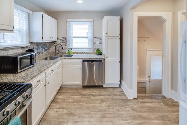 Foto del edificio - Move In Ready - 3 Bedroom 1.5 Bathroom Sin...