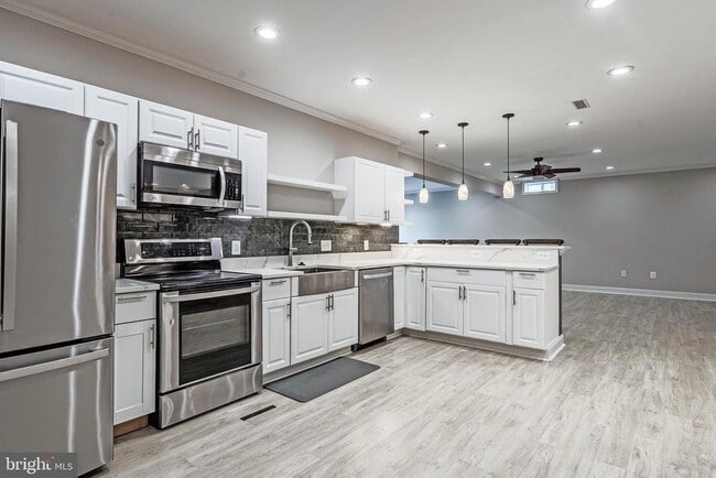 Foto del edificio - 9221 Clementine Ct