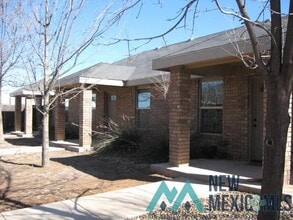 Building Photo - 804 Wright St