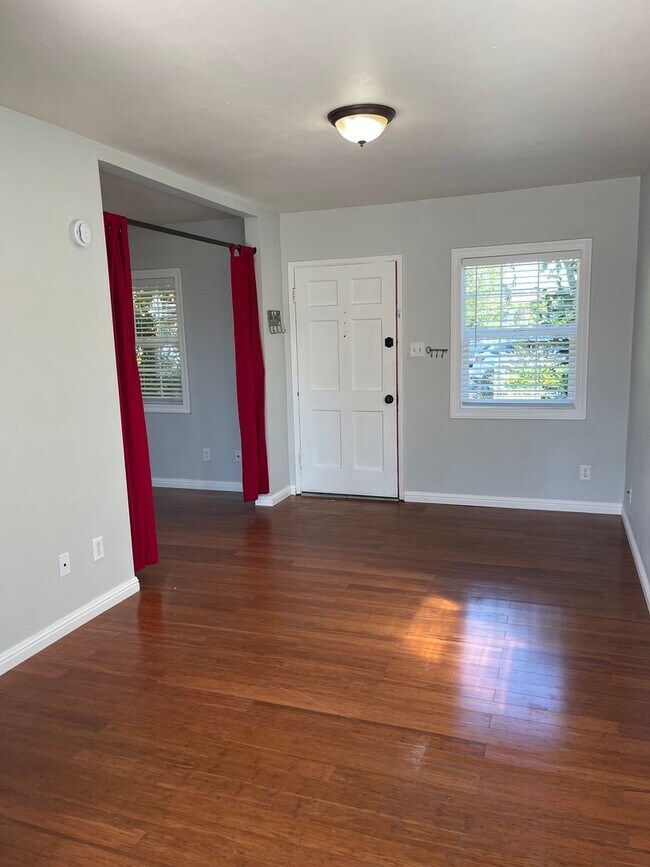 Building Photo - Cozy Home with Fully Equipped RV Space