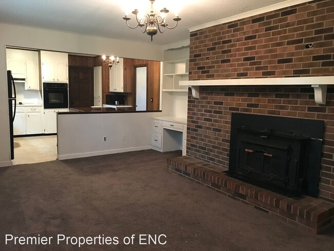 Building Photo - 3 br, 3 bath House - 1322 Fountaintown Road