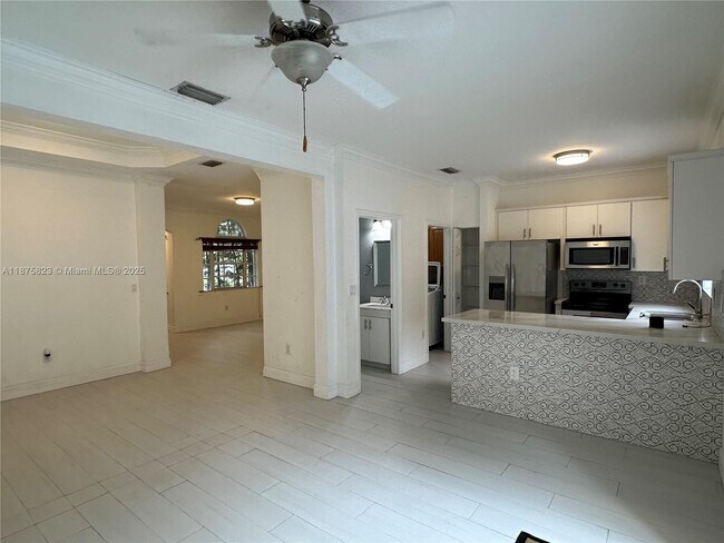 Building Photo - 4959 SW 135th Way