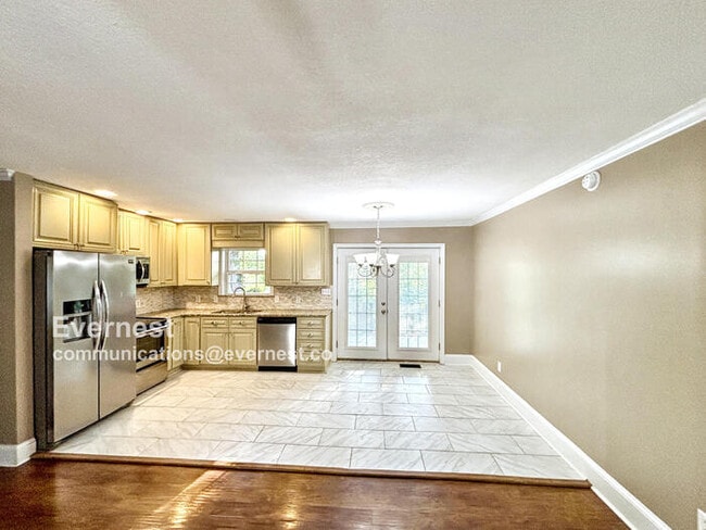 Building Photo - 6821 Knollcrest Dr