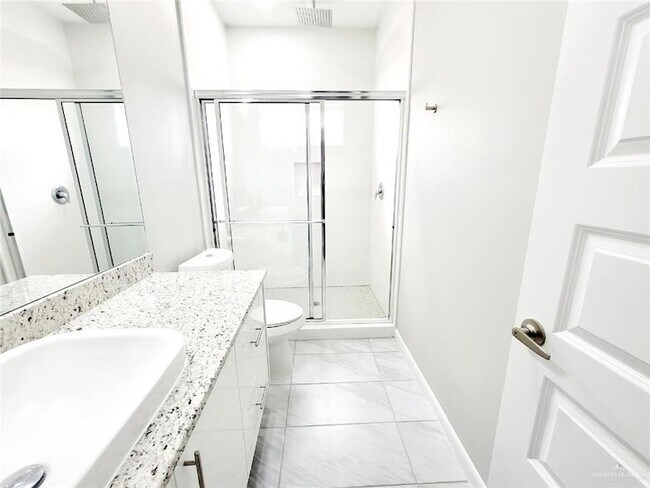 Foto del edificio - 3803 Las Vistas Ln