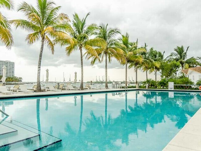 pool - 20 Island Ave