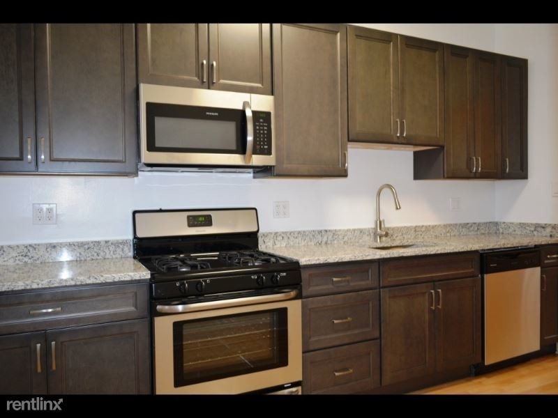 Primary Photo - 7000 N Sheridan Rd