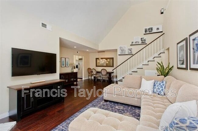 Foto del edificio - 2621 Regent Rd