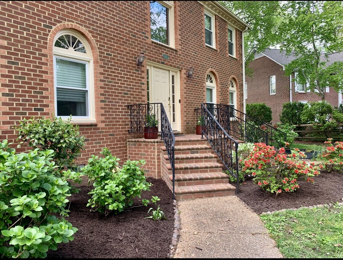 Primary Photo - 805 De La Fayette Ct