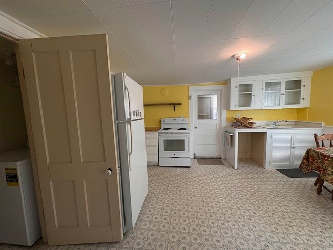 Foto del edificio - 477 Myers Rd