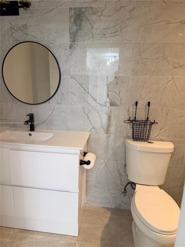 Building Photo - 911 79th Terrace