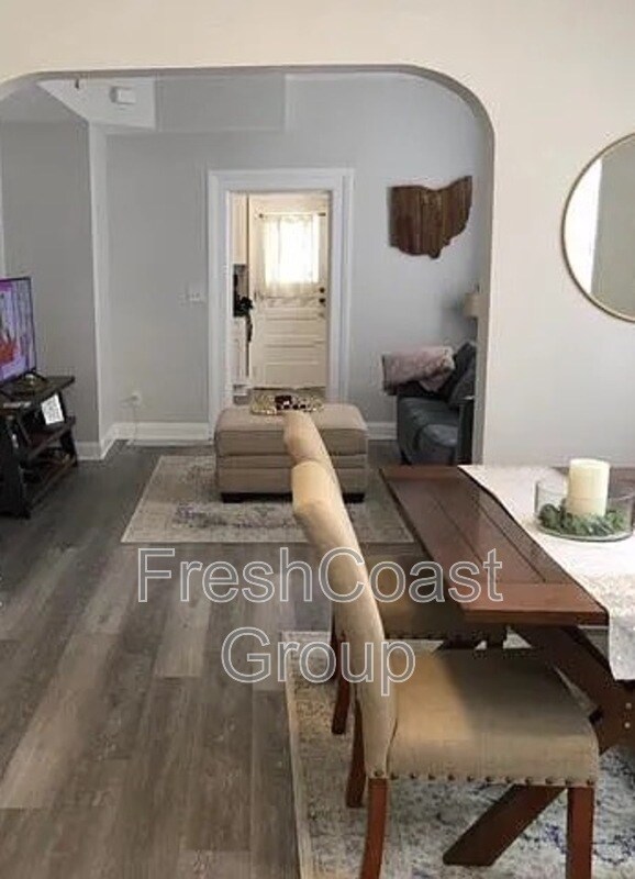 Foto del edificio - 2049 W 28th St