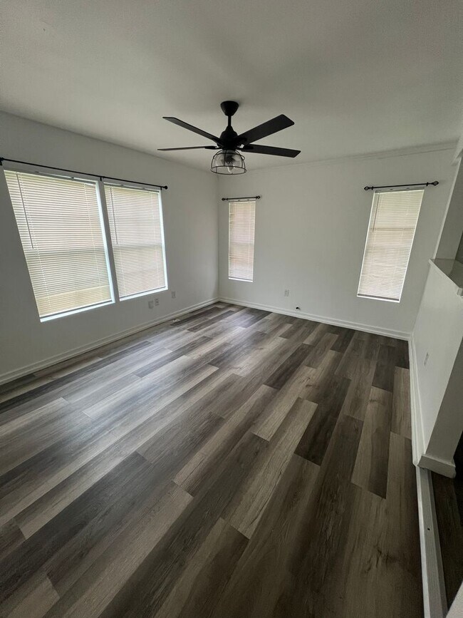 Foto del edificio - 3/1 Home Available for Immediate Move In!