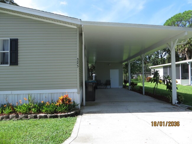 Foto del edificio - 325 Holiday Park Blvd NE