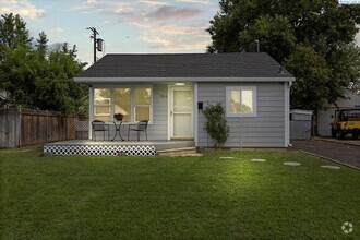 Building Photo - 706 Willard Ave