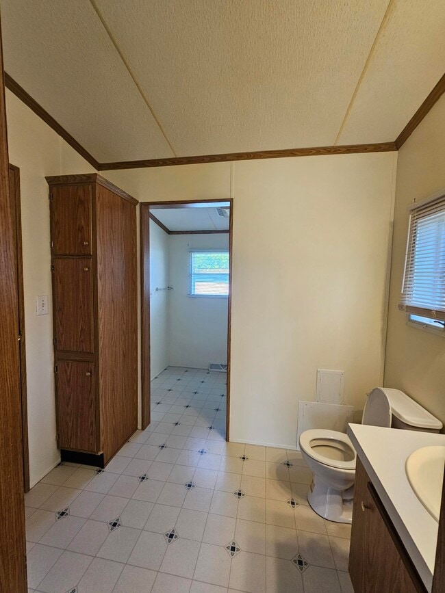 Building Photo - 27 Millstream Ct