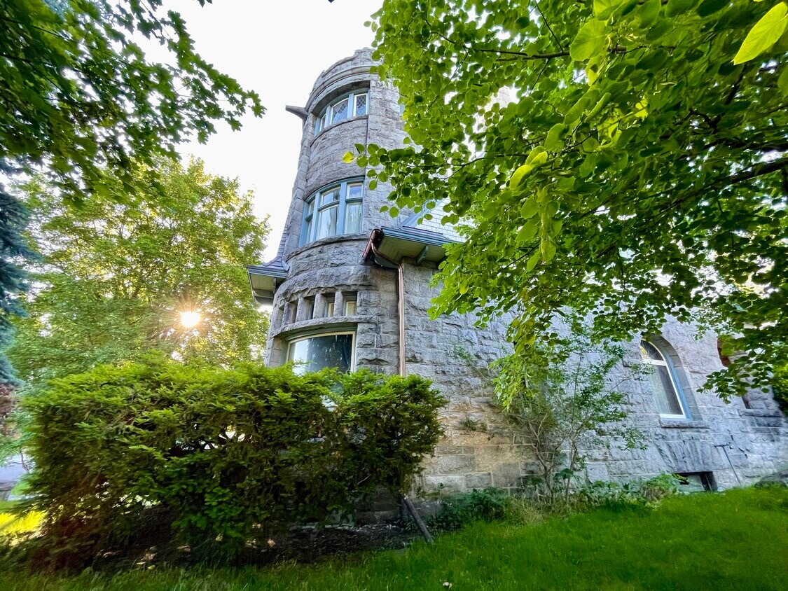 Primary Photo - 801 S Cedar St