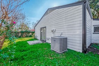 Building Photo - 12802 Sunset Dune Dr