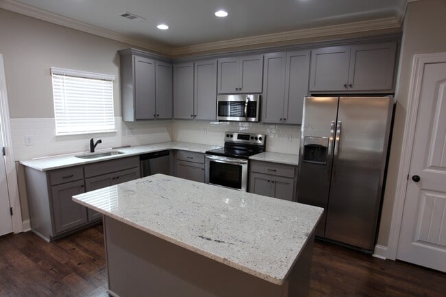 Building Photo - Downs Way Duplex Available for August!