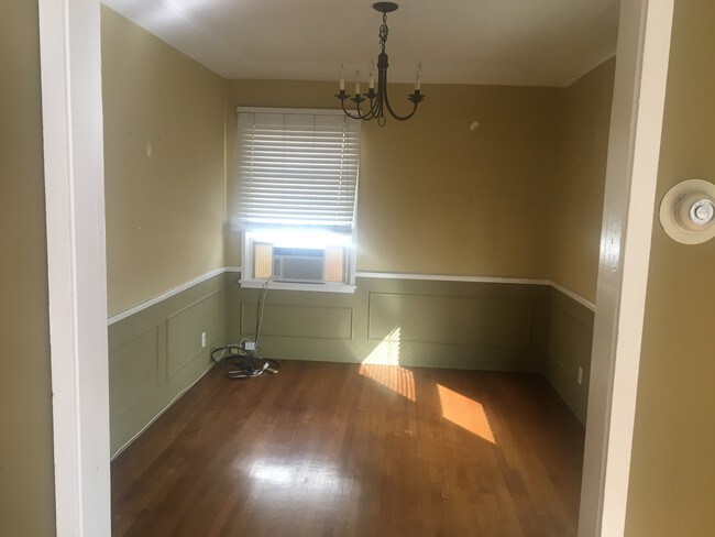 Dining Room - 1033 S Redondo Blvd