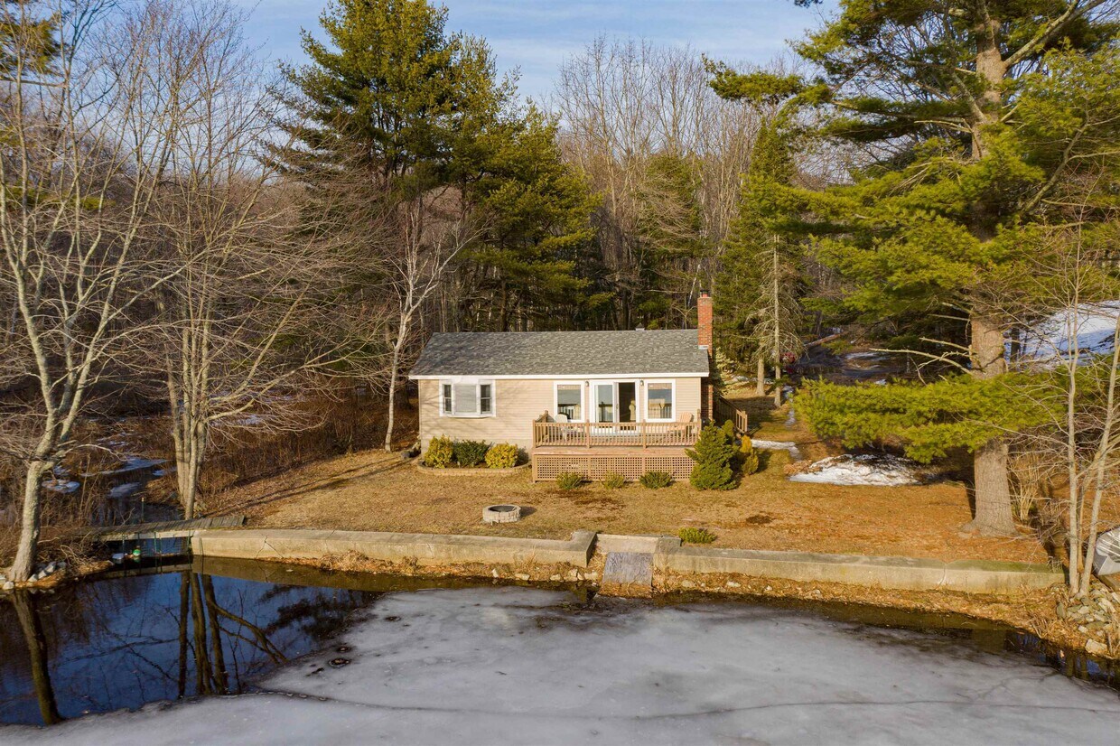 Primary Photo - 7 Emerson Rd