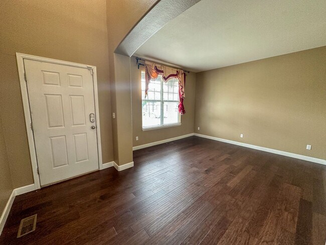 Foto del edificio - Horseshoe Ridge 4bd 3ba 2,522sq.ft. home FOR RENT!