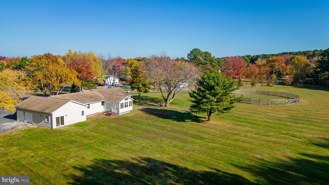 Building Photo - 105 King George Ct