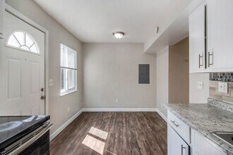Building Photo - 444 Garland St