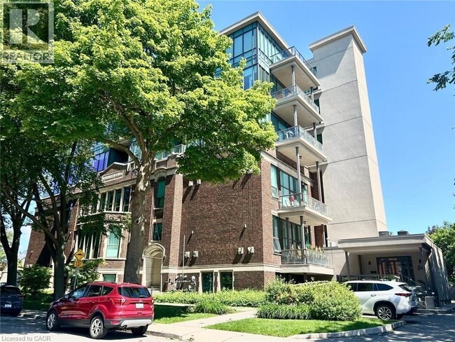 Building Photo - 50 Murray St W