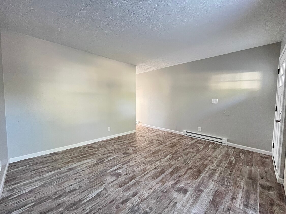 Foto principal - 208 Forest Ln