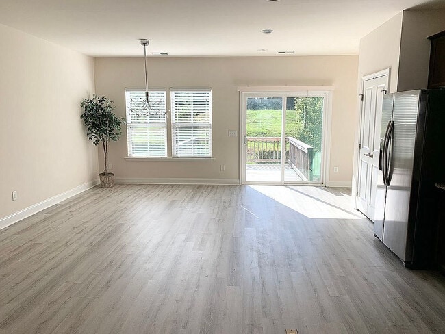 Building Photo - Room in Townhome on Suffield Way