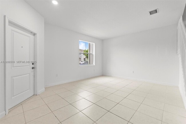 Foto del edificio - 2668 SE 19th St