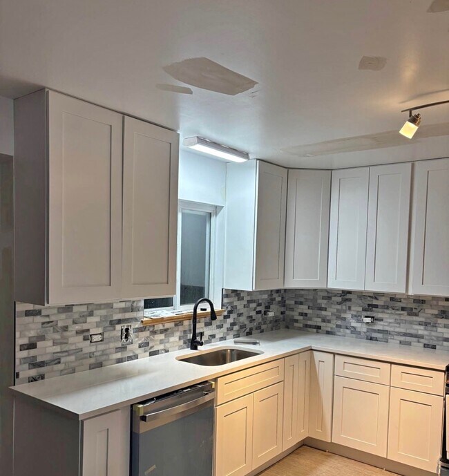 Foto del edificio - 3407 N Ozark Ave