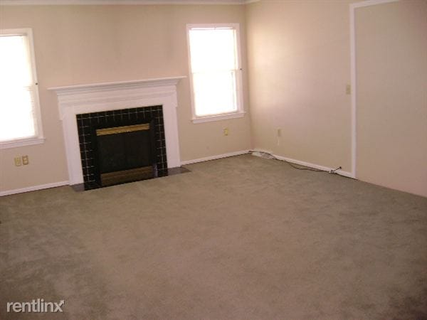 Building Photo - 528 Stagecoach Dr