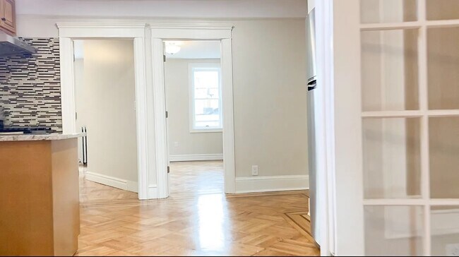 Building Photo - 469 53rd St