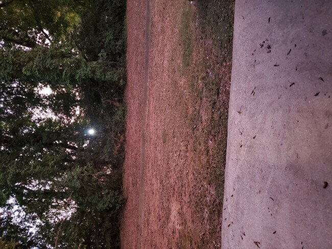 Foto del edificio - 2322 Colony Dr SW