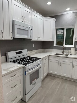 Building Photo - 3606 Clairemont Mesa Blvd