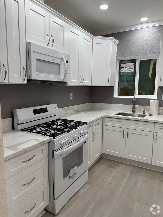Building Photo - 3606 Clairemont Mesa Blvd