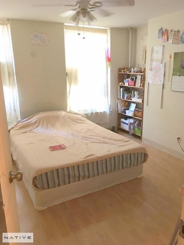 Foto principal - 110 E 7th St
