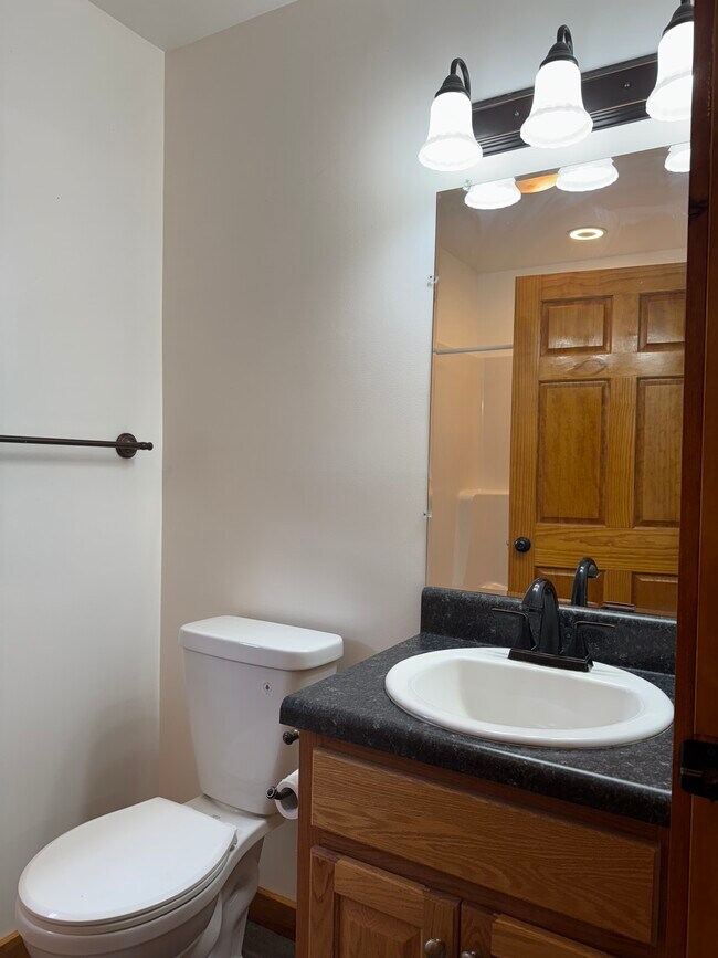Foto del edificio - 14233 Harmony Rd