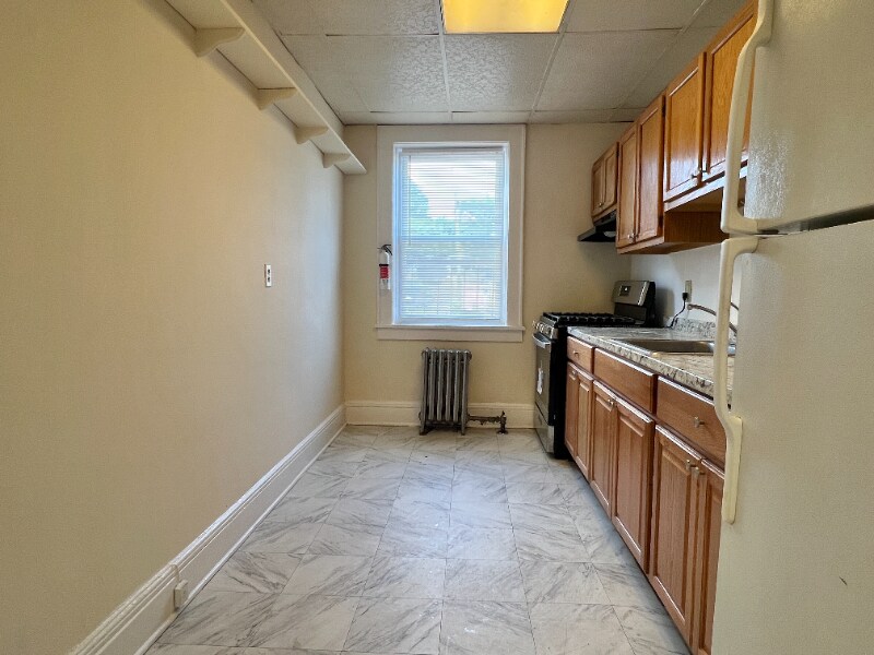 Primary Photo - 80 W Edsall Ave
