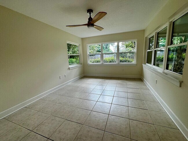 Foto del edificio - 2236 Northland Rd