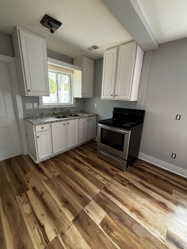 Foto del edificio - 1226 State Rd S-8-806