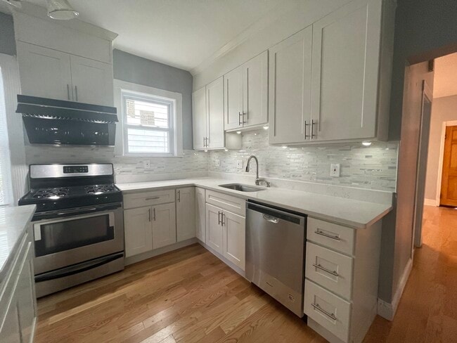 Building Photo - 20 Litchfield St