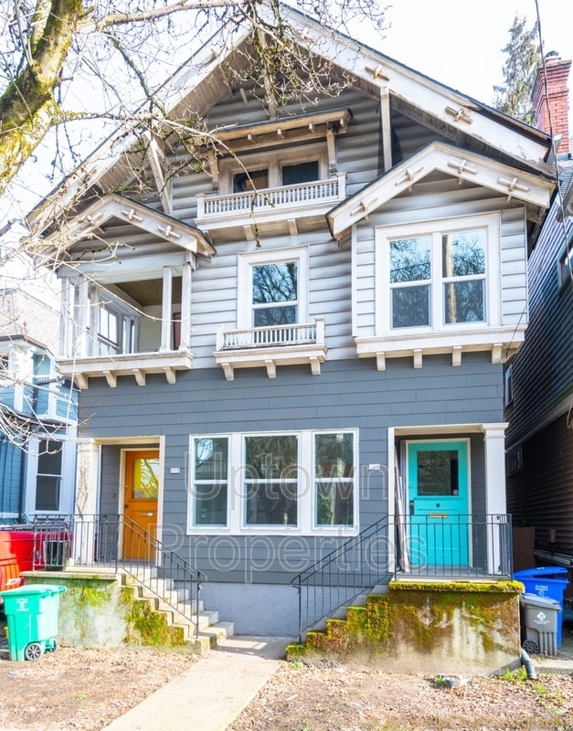 Building Photo - 616 NW 22nd Ave