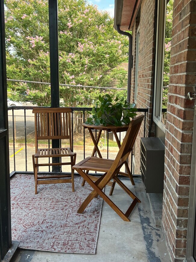 Top end Unit - 3600 Hillsboro Pike