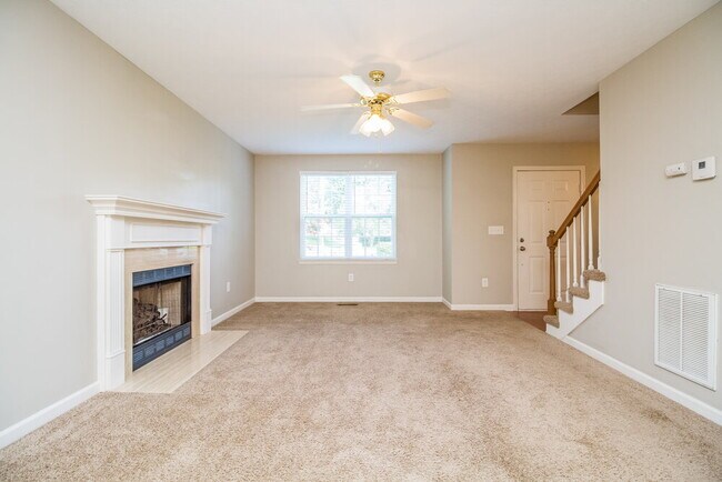 Building Photo - 607 Doral Pointe